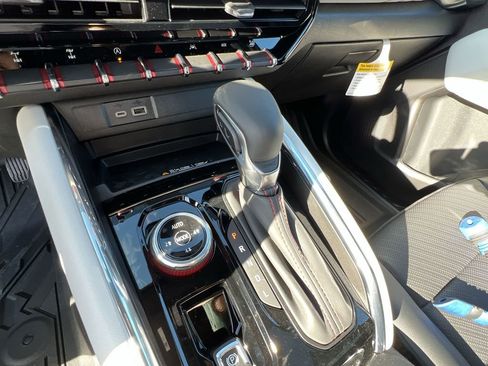 New 2025 GMC Canyon AT4 w/ AT4X Package image 16