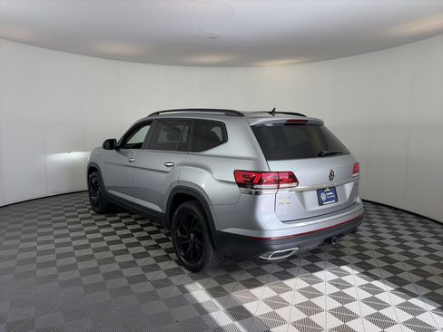 Used 2022 Volkswagen Atlas SE w/ Black Wheel Package AWD/4WD image 8