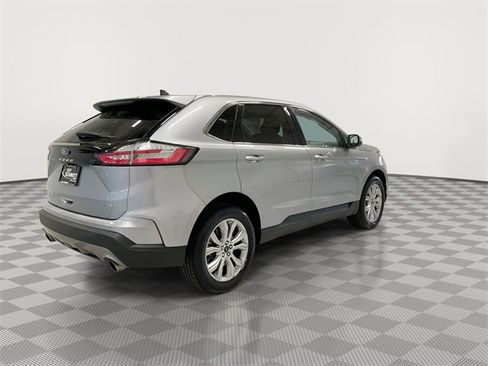 Used 2024 Ford Edge Titanium image 10