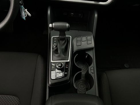 Used 2025 Kia Sportage LX image 14
