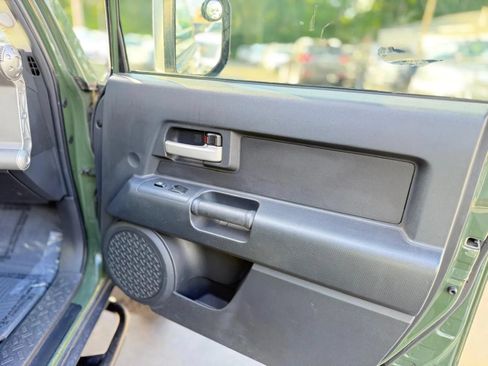 Used 2011 Toyota FJ Cruiser 4WD w/ Convenience Pkg image 24