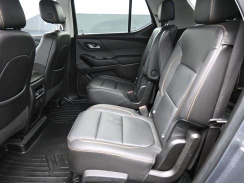 Used 2021 Chevrolet Traverse RS image 26