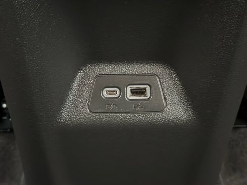 Used 2023 Buick Envision Essence FWD image 31