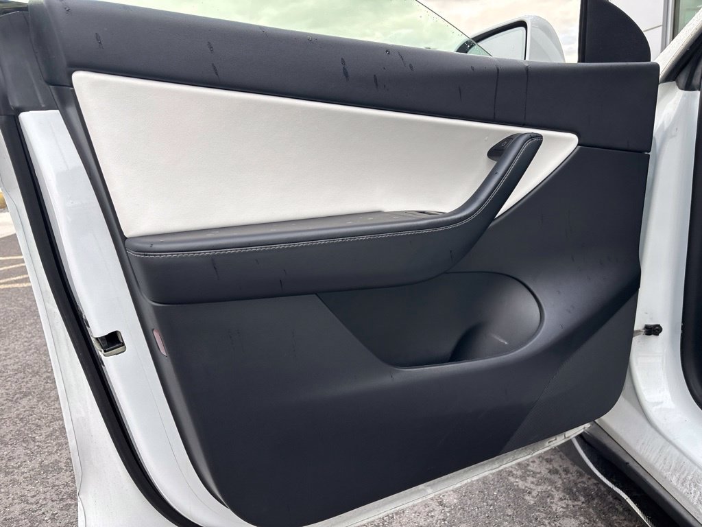 Used 2022 Tesla Model Y Performance AWD/4WD image 8