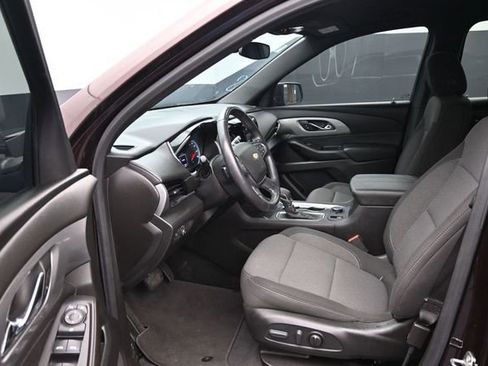Used 2022 Chevrolet Traverse LT FWD image 23