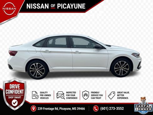 Used 2025 Volkswagen Jetta Sport FWD image 6