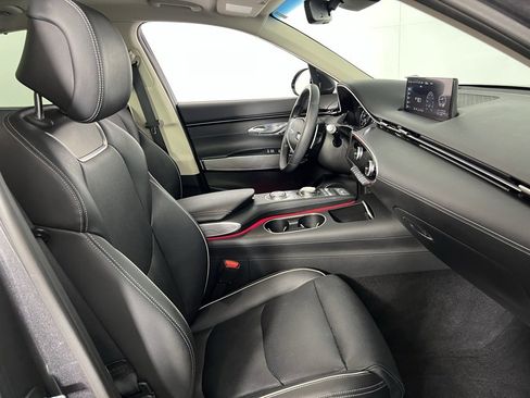 Used 2022 Genesis GV70 2.5T w/ Advanced Package image 36