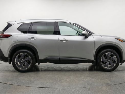 Used 2025 Nissan Rogue SV FWD image 11