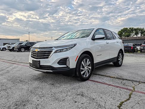 Used 2023 Chevrolet Equinox LT AWD/4WD image 3