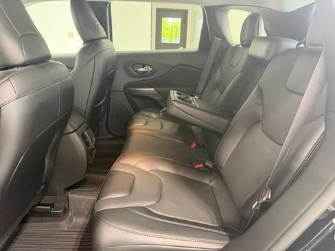 Used 2022 Jeep Cherokee Latitude Lux w/ Mopar Interior Package AWD/4WD image 27