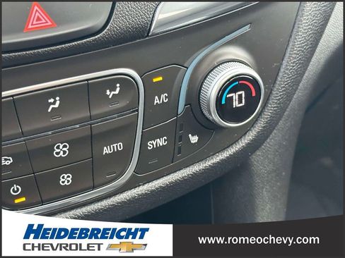 Used 2018 Chevrolet Equinox LT w/ Sun & Infotainment Package image 31