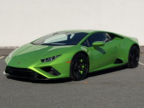 Used 2021 Lamborghini Huracan EVO image 2