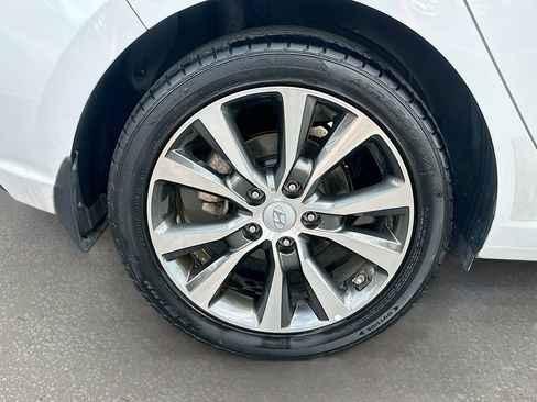 Used 2018 Hyundai Elantra GT image 28