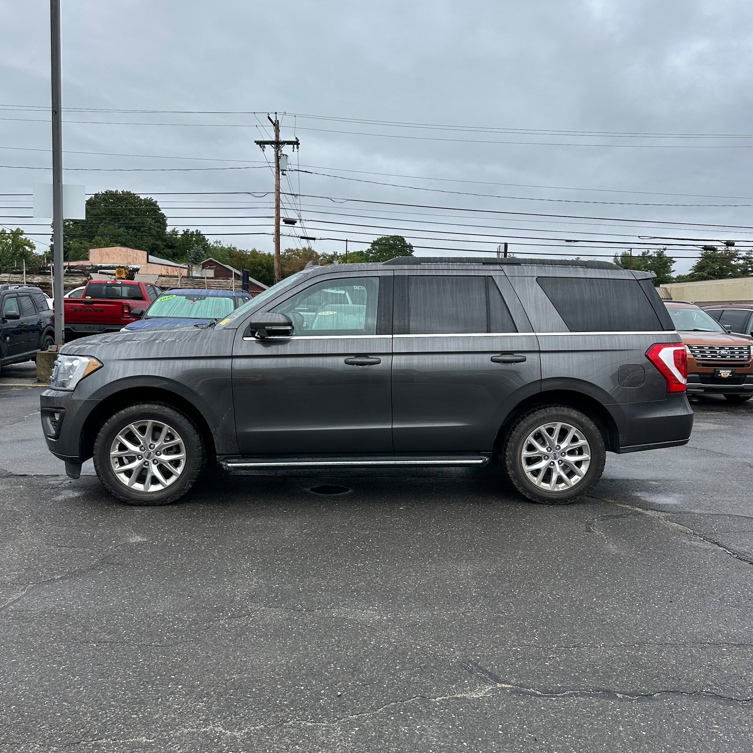 Used 2021 Ford Expedition XLT AWD/4WD image 4