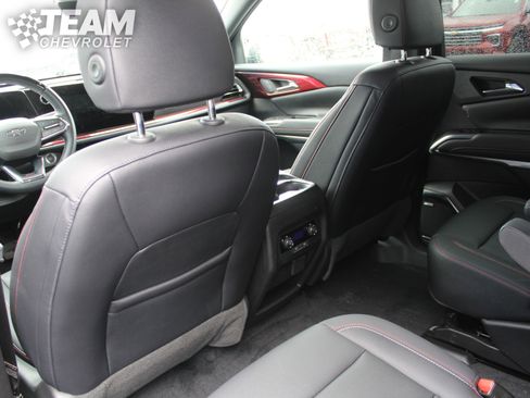 Used 2024 Chevrolet Traverse Z71 w/ Enhanced Driving Package image 20