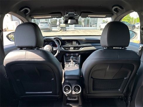 Used 2024 Alfa Romeo Stelvio Sprint image 11