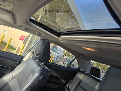 Used 2017 Toyota Corolla XSE image 24