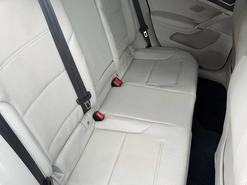 Used 2015 Volkswagen Golf TDI S image 10