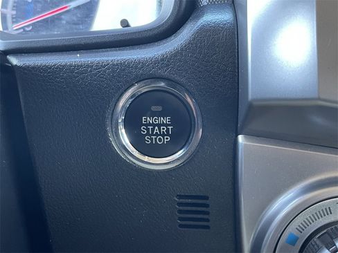 Used 2014 Toyota 4Runner Limited image 31