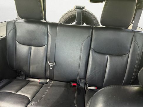 Used 2018 Jeep Wrangler Unlimited Sahara w/ Connectivity Group image 13