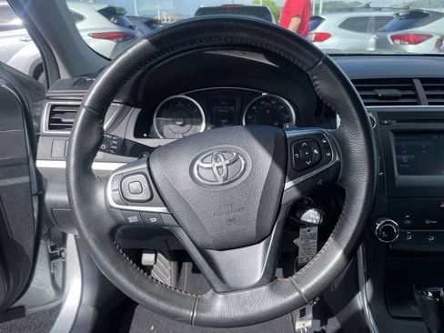 Used 2017 Toyota Camry SE image 11