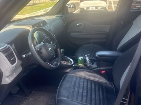 Used 2016 Kia Soul ! w/ Premium Package FWD image 12