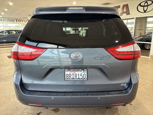 Used 2017 Toyota Sienna XLE w/ XLE Navigation Package image 9