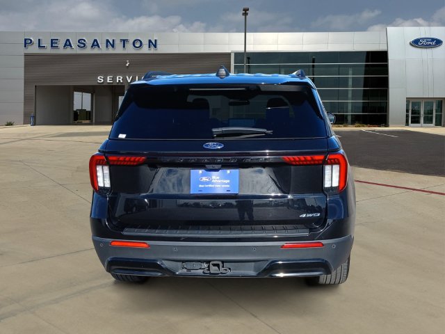 Certified 2025 Ford Explorer ST-Line AWD/4WD image 4
