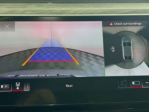 Used 2022 Audi e-tron Premium w/ Convenience Plus Package image 16