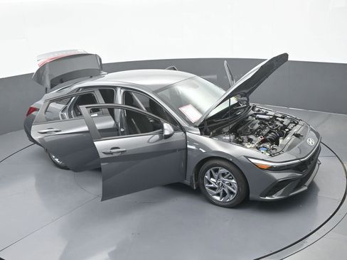 Used 2024 Hyundai Elantra SEL FWD image 66