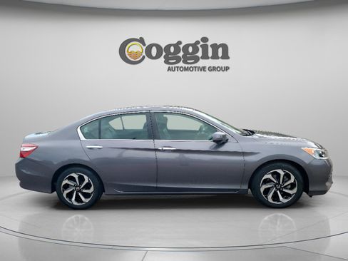 Used 2017 Honda Accord EX-L image 4