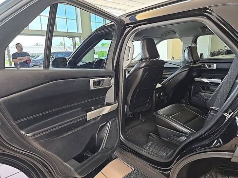 Used 2020 Ford Explorer XLT w/ Equipment Group 202A AWD/4WD image 26