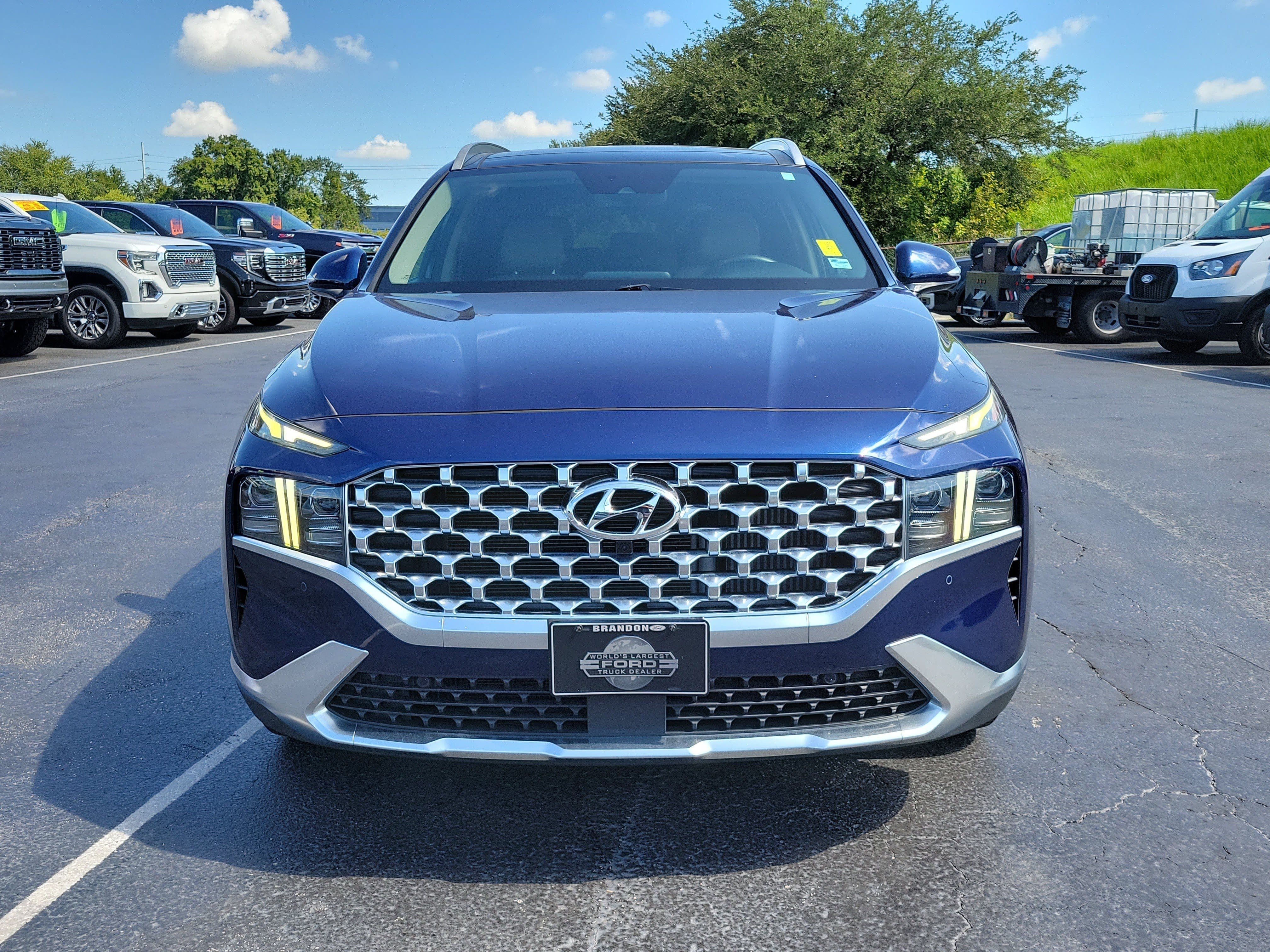Used 2022 Hyundai Santa Fe Limited FWD image 2