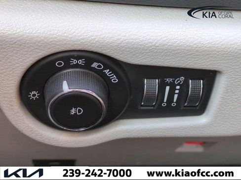 Used 2018 Chrysler Pacifica Touring-L Plus image 23