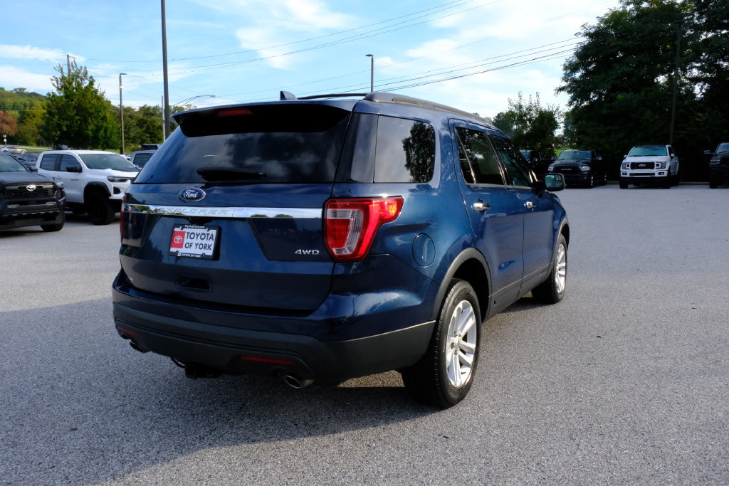 Used 2016 Ford Explorer 4WD image 3