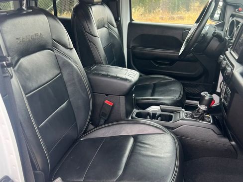 Used 2018 Jeep Wrangler Unlimited Sahara image 18