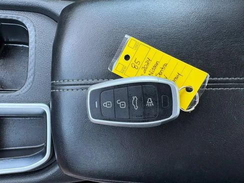 Used 2024 Nissan Sentra SV FWD image 22