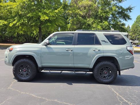 Used 2022 Toyota 4Runner TRD Off-Road Premium w/ Moonroof Package AWD/4WD image 3