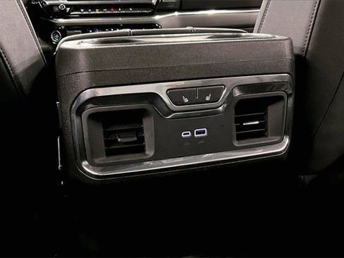 Used 2025 Chevrolet Silverado 2500 LTZ image 30