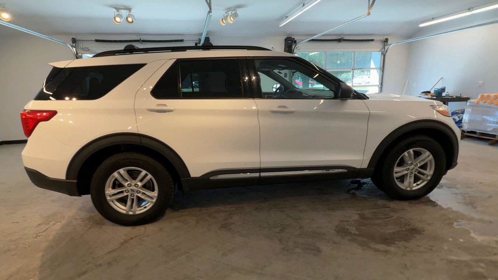Used 2020 Ford Explorer XLT w/ Comfort Package AWD/4WD image 8