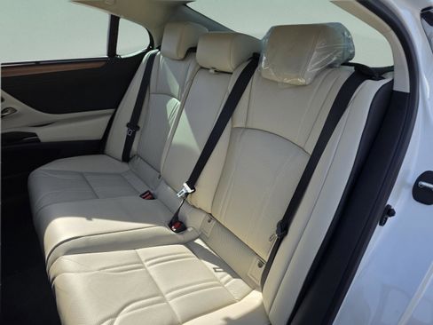 New 2025 Lexus ES 350 Ultra Luxury image 21