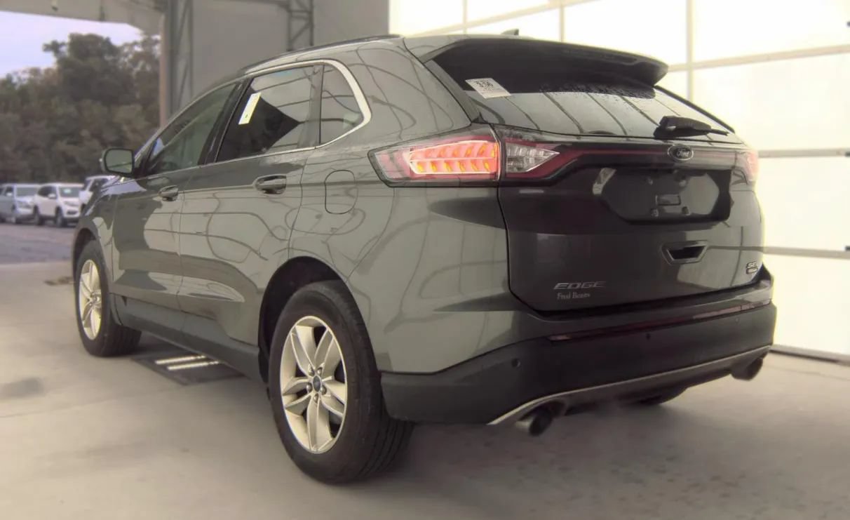 Used 2016 Ford Edge SEL w/ Equipment Group 201A AWD/4WD image 4