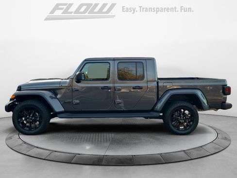 Used 2025 Jeep Gladiator Sport image 5