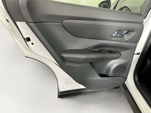 Used 2023 Nissan Ariya FWD image 28