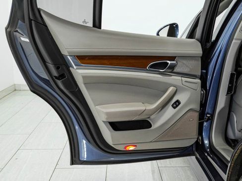 Used 2011 Porsche Panamera S image 47