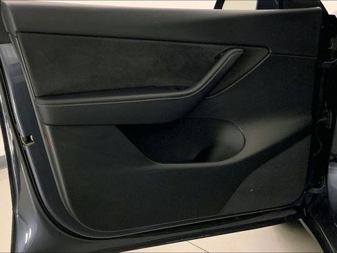 Used 2022 Tesla Model Y Performance AWD/4WD image 23