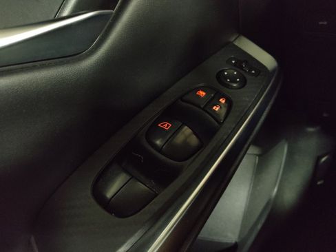 Used 2020 Nissan Sentra SR FWD image 27