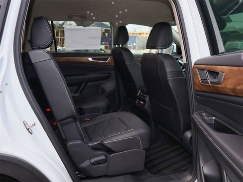 New 2026 Volkswagen Atlas SE image 30