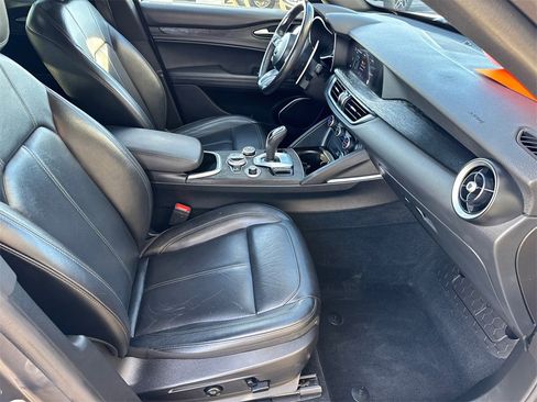 Used 2022 Alfa Romeo Stelvio Sprint image 15