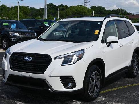 Used 2023 Subaru Forester Premium AWD/4WD image 5